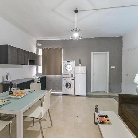 New 1 Bedroom Apartment In Valletta City Centre With Terrace And Views ภายนอก รูปภาพ