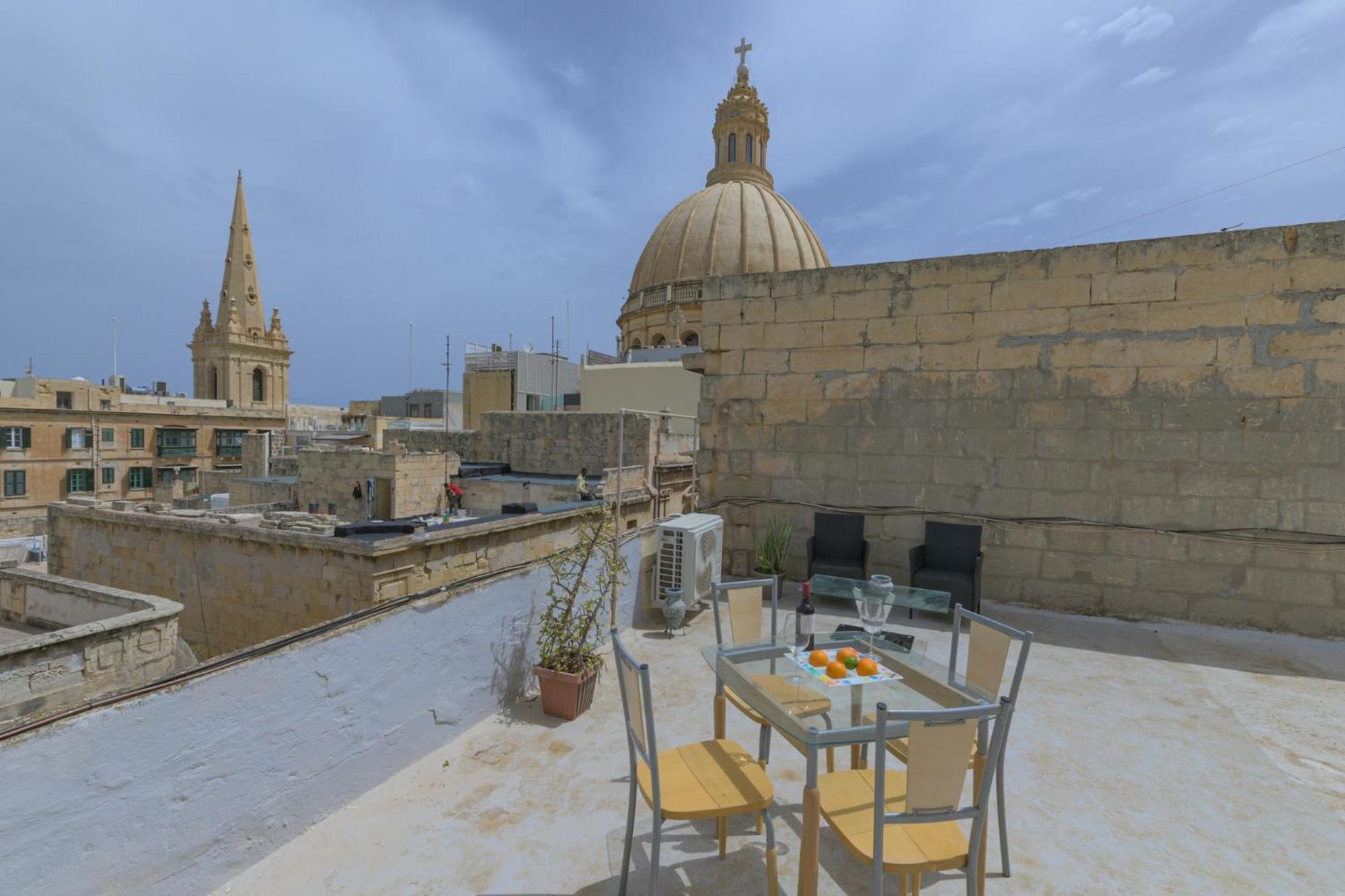 New 1 Bedroom Apartment In Valletta City Centre With Terrace And Views ภายนอก รูปภาพ