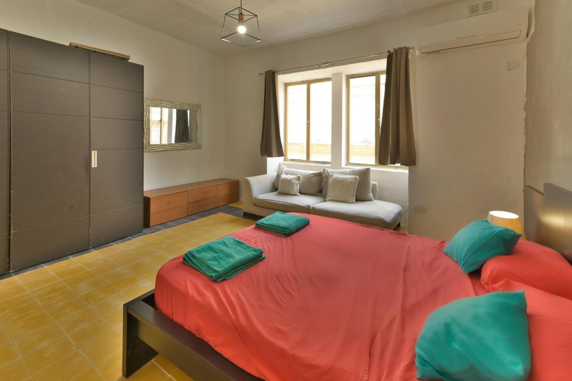 New 1 Bedroom Apartment In Valletta City Centre With Terrace And Views ภายนอก รูปภาพ